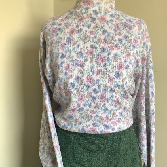 Floral Chintz Lightweight Turtleneck Knit - Picture 2 of 4